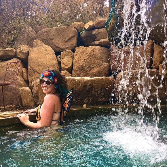 Meet your Posher, Sierra - Picture 1 of 1